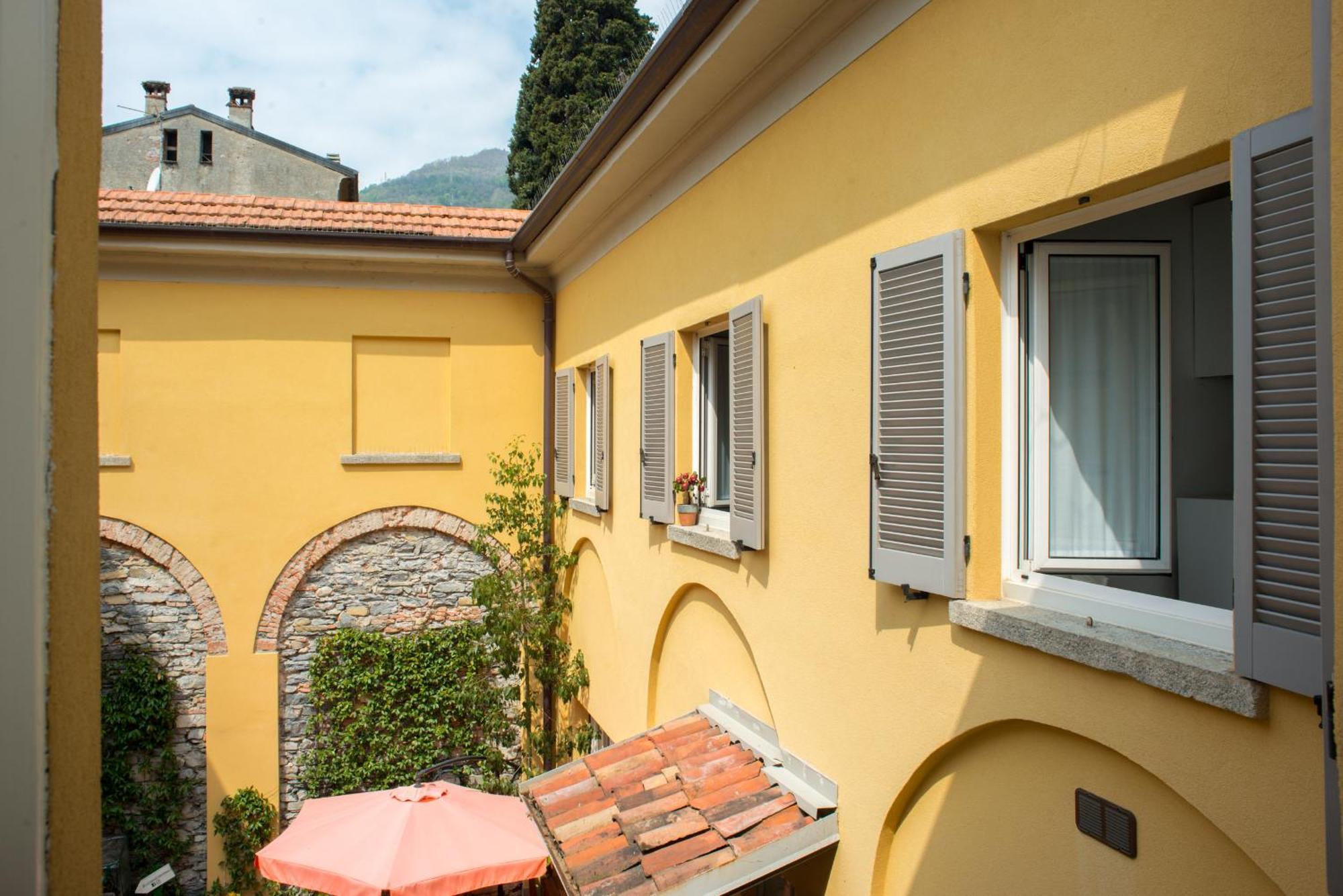 La Corte Di Zizi Cernobbio Exterior photo